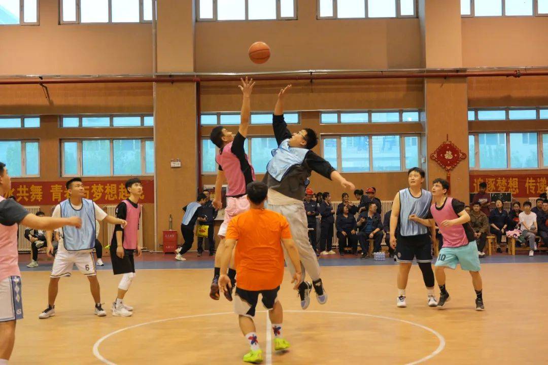 体育赛事留个下精彩瞬间激发观众热情的简单介绍