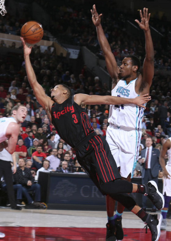 开云体育APP下载-独行侠逆转湖人B队，麦科勒姆完成帽子戏法的简单介绍