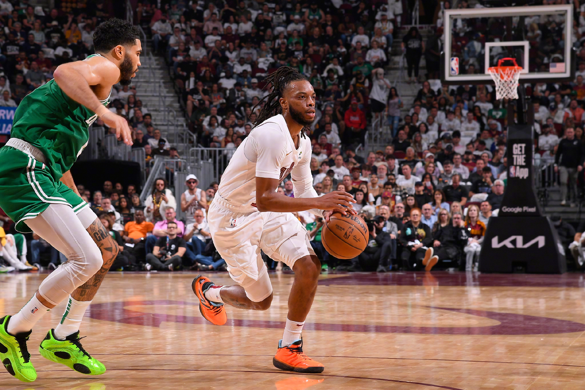 开云体育官网-独行侠轻取上海队，塔图姆点燃赛场