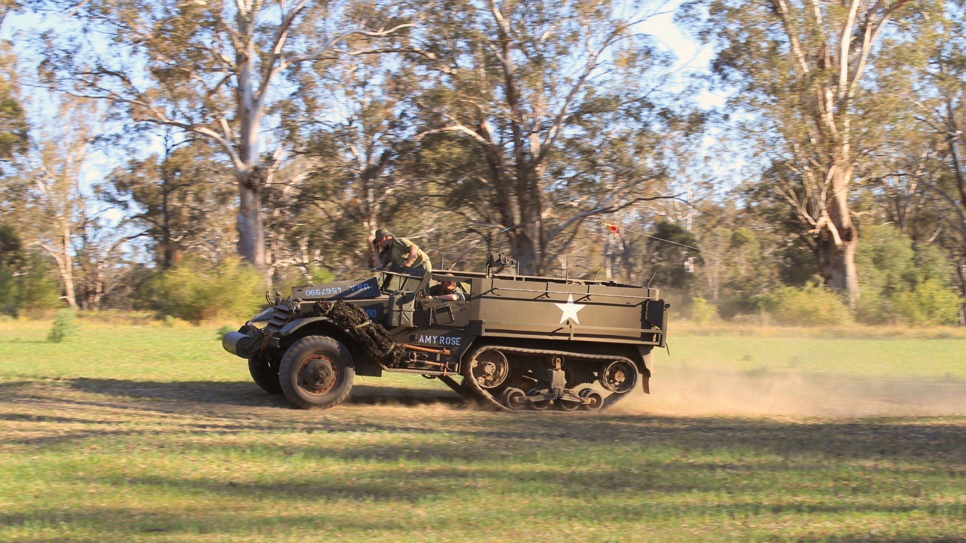 引擎轰鸣与评分爆表，城市丛林中的极限狂想