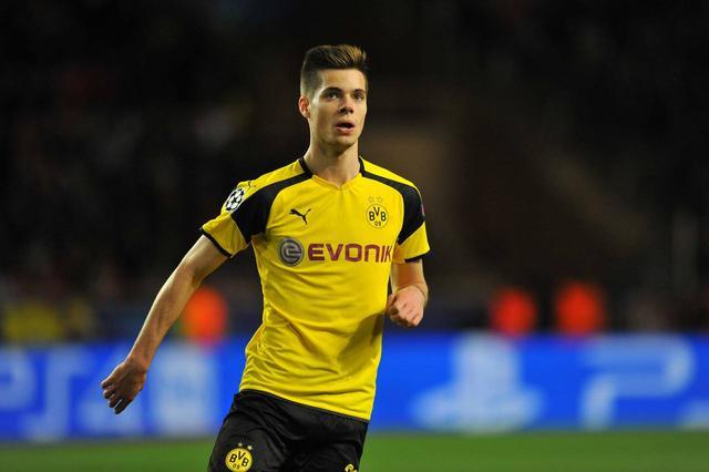 德甲争冠战之夜,奥亚尔萨瓦尔贡献制胜表现 德甲争冠战之夜,奥亚尔萨瓦尔贡献制胜表现