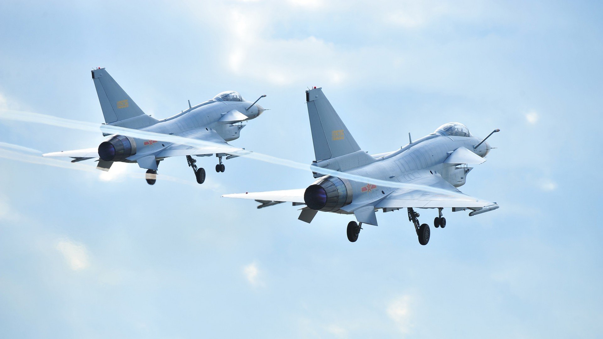 克莱·汤普森关键先生爆发,勇士击溃掘金取关键胜利