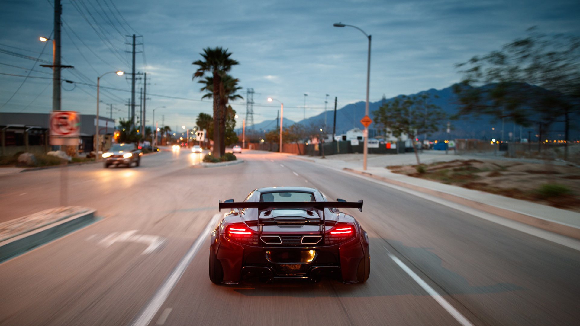 掀翻旧秩序,当沙特绿茵的铁幕,遇见一个无解的阿圭罗的对手