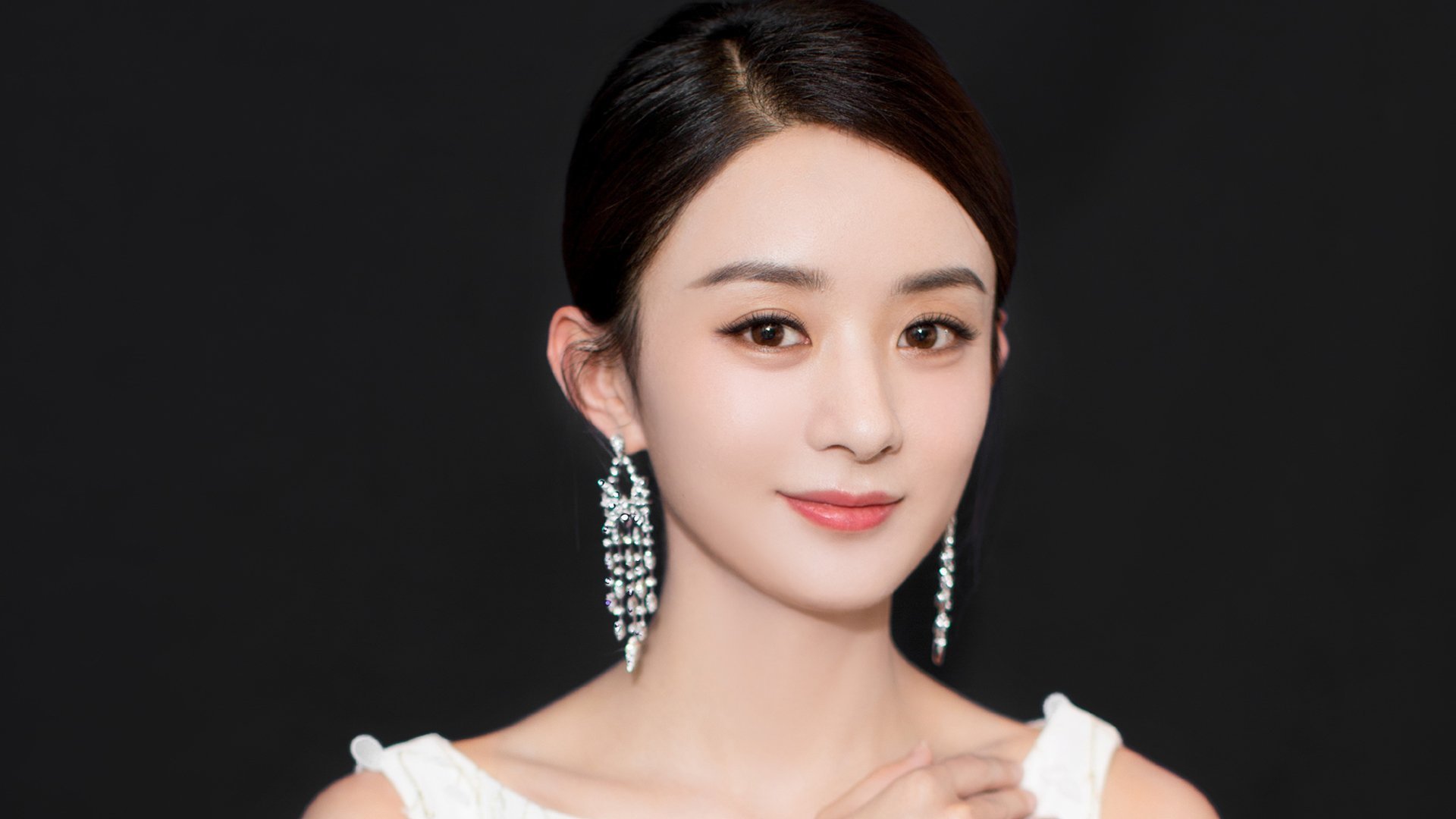 韩国对阵勒沃库森，德里赫特关键战不手软